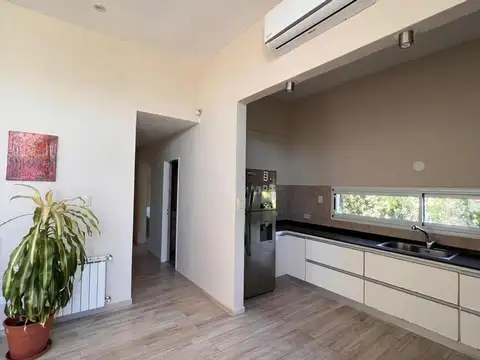 Casa en venta de 5 ambientes  La Cándida. APTA CREDITA