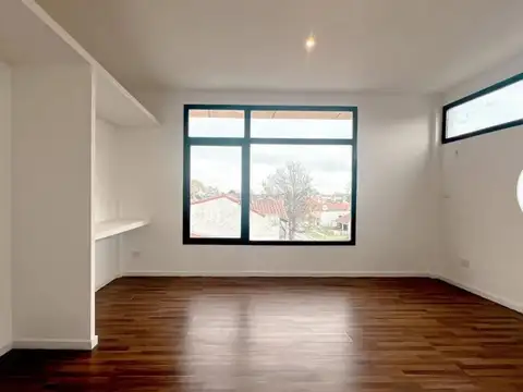 Depto Tipo Casa en Venta con 1 cocheras