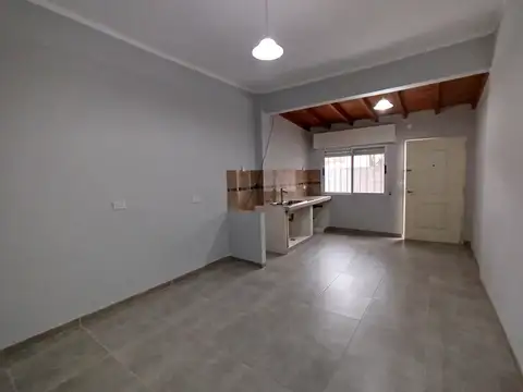 Depto Tipo Casa en Alquiler de 2 ambientes