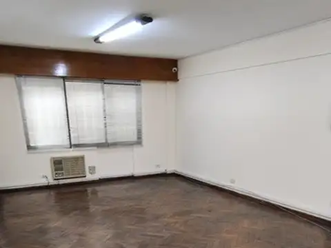 Oficina 4 ambientes con 1 baño