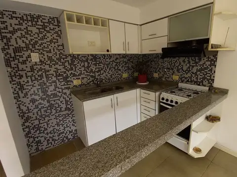 ALQUILER 2 AMBIENTES CON BALCÓN FRENTE LANÚS OESTE