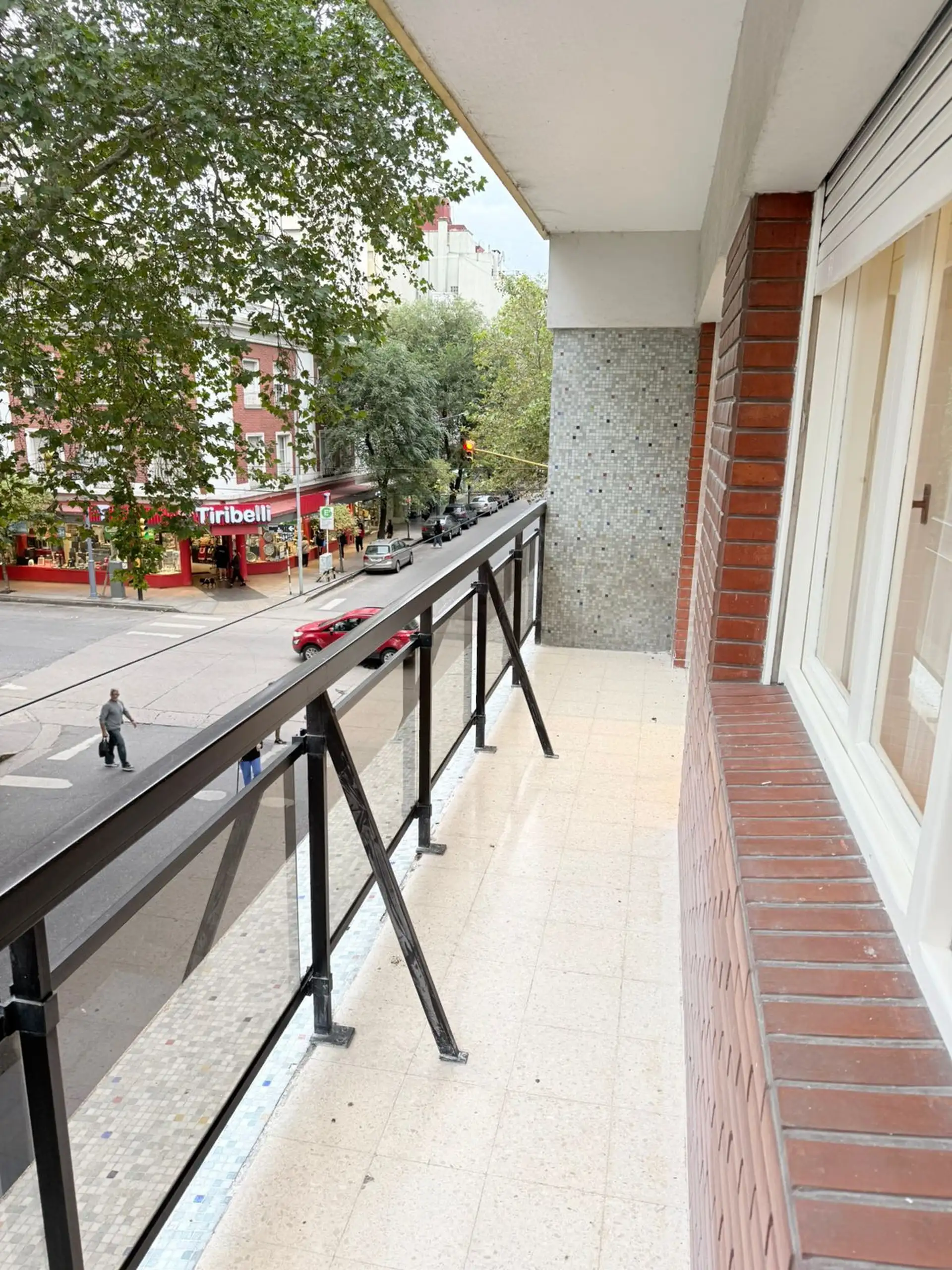Depto 3 amb, 68m² con balcón — Centro