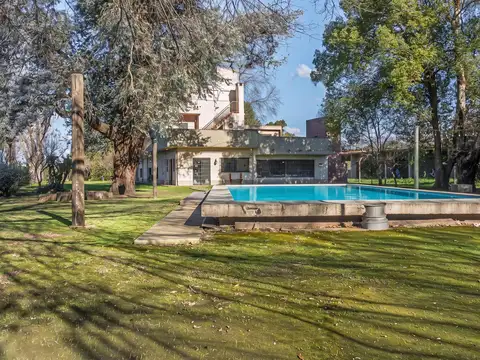 Casa Quinta en Venta, de 8 ambientes, en el Barrio Parque Pellegrini 3, Pilar, GBA Norte