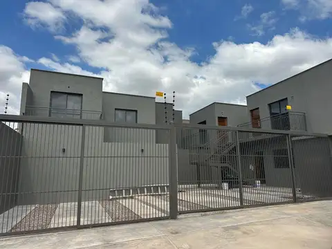 DUPLEX EN POZO 3 DORMITORIOS