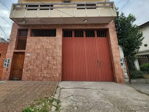 SE ALQUILA GALPON 240M2 EN LOMAS DEL MIRADOR