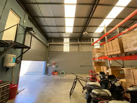 Galpon en Venta 40  mts Fondo