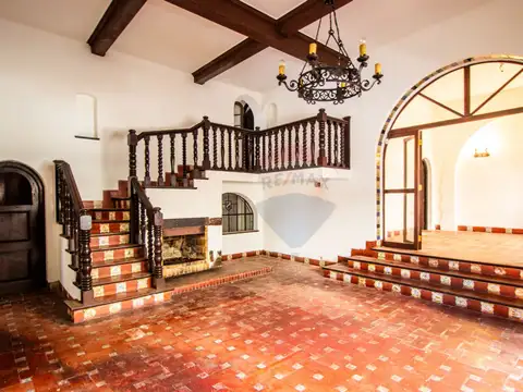 Casa 6 ambientes con 2 baños