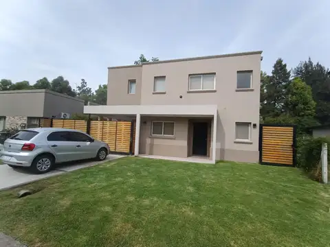 Venta Casa en El Portal de Pilar