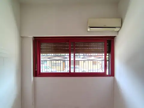 DEPTO ENTRADA INDEPENDIENTE EN BUEN ESTADO – A 2 CUADRAS DE AV NAZCA Y AV ALVAREZ JONTE