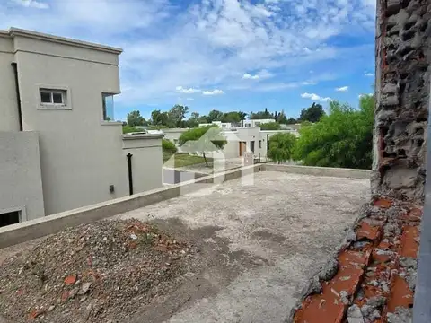 Casa  en Venta en Santa Emilia, Pilar del Este, Pilar