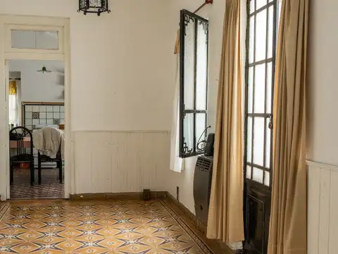 CAÑUELAS -CASA ANTIGUA RECICLADA A LA VENTA ¡APTA CREDITO HIPOTECARIO! Rebajada !