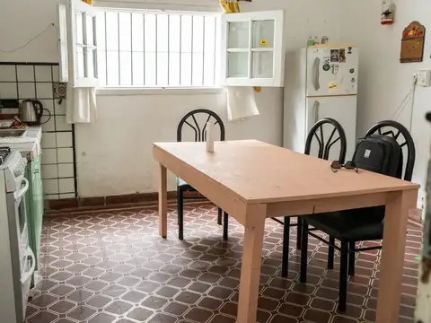 Casa 4 ambientes con 1 baño
