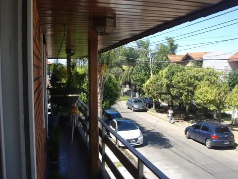 Berón De Astrada 800