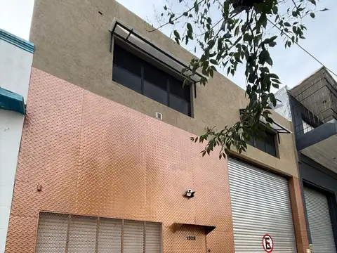 Galpon en Lote Propio de 8,66 x 30mts Completamente Refaccionado a Nuevo Entrada de Camion