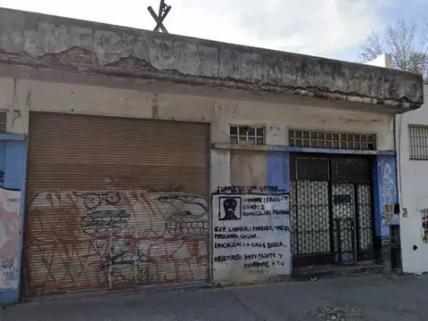 VENTA LOCAL/DEPOSITO EN BERNAL.