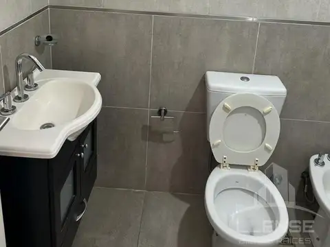 Departamento en Alquiler en Bernal, $ 650.000