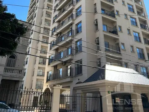 Departamento 2 ambientes con cochera en alquiler - Bernal centro