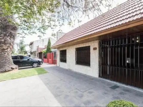 HERMOSA CASA CON GRAN LOTE A LA VENTA, OPORTUNIDAD