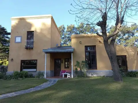Casa 4 ambientes con 3 baños