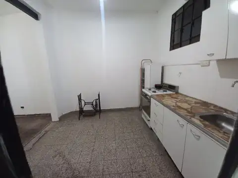 ALQUILER PH 2 AMBIENTES S/EXPENSAS CIUDADELA PATIO