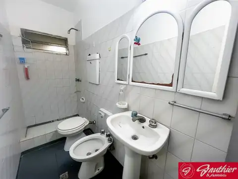 Casa 5 ambientes con 1 baño