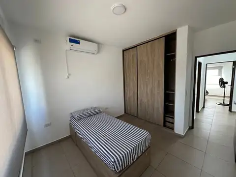 Casa 11 ambientes con 2 baños