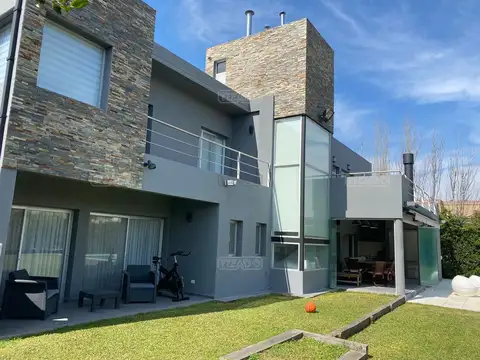 Casa en Venta en Bella Vista, USD 780.000