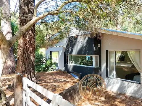 Venta Casa Valeria del Mar Pinamar 1 año antigüedad en esquina