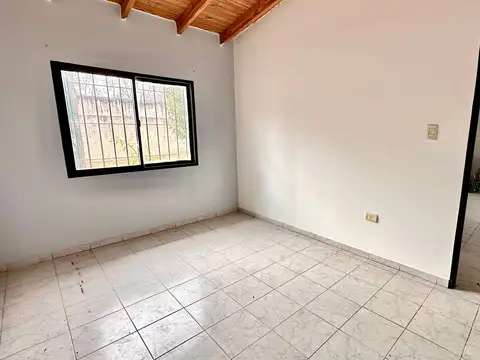 CASA EN VENTA BARRIO AEROPUERTO 2 DORMITORIOS