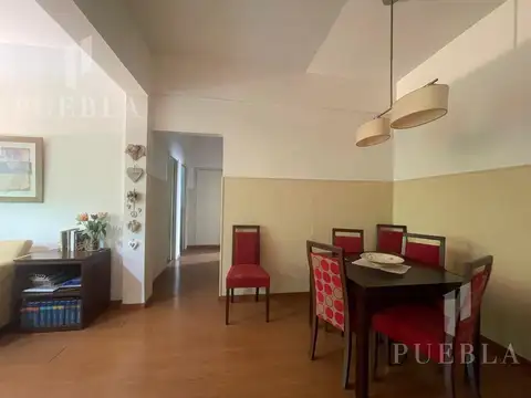 Venta departamento 4 ambientes con balcón, 2° piso por escalera