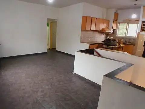 Casa 4 ambientes con 1 baño