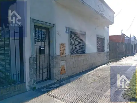 Venta de dos casas de 3 ambientes en un mismo lote en Remedios de Escalada