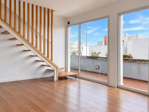 Padilla 1028 Duplex en piso alto. Muy luminoso. CON RENTA