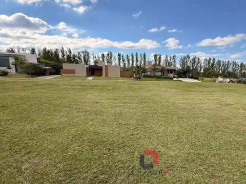 Terreno en Venta 25  mts Fondo