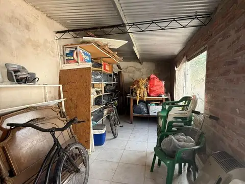 VENTA CASA 6 AMBIENTES CON QUINCHO - BARRIO LOS PINARES