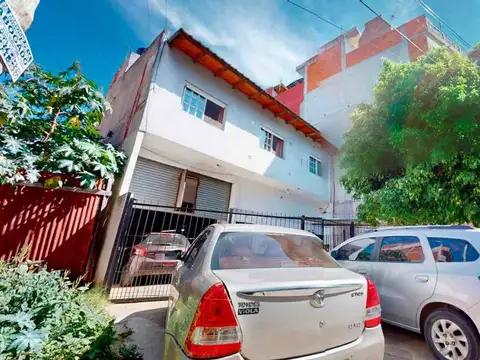 Calle los Fresnos 100