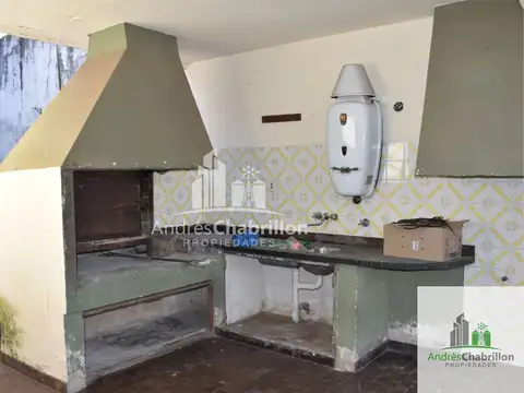 Casa 6 ambientes con 3 baños