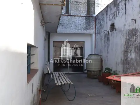 Casa en Alquiler con 2 cocheras