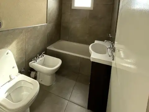 Venta de departamento de 2 ambientes en Bernal