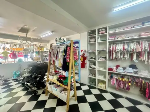 56 e/ 12 y 13 800, Piso 0