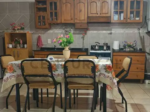 CASA EN VENTA CON DEPARTAMENTO -LAS CAÑAS – GUAYMALLÉN