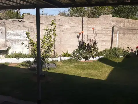 Casa 3 ambientes con 1 baño