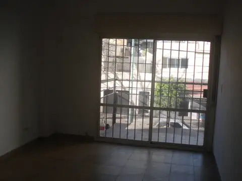 Parral 200, Piso 1