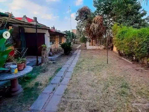 Vendo o permuto casa de 2/3 dormitorios