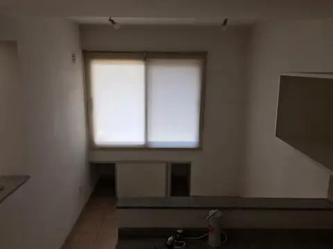 Saenz n° 140 e/España y Pelleg