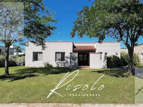 Oportunidad ! Casa en Venta, Lote Interno, 3 dormitorios. Barrio Cerrado Escobar