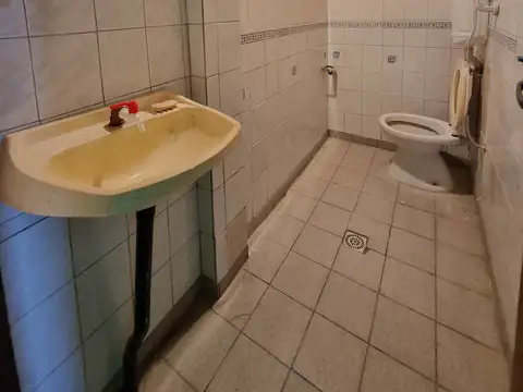 La inversión de Las Heras, casa + local comercial zona UNNE