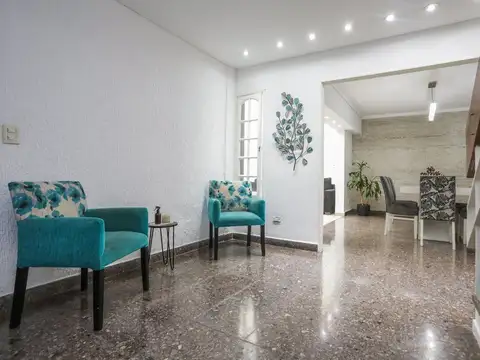 Depto Tipo Casa en Venta de 5 ambientes