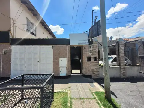 Depto Tipo Casa 4 ambientes con 2 baños