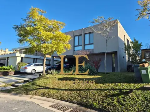 Casa en Venta de 5 dormitorios